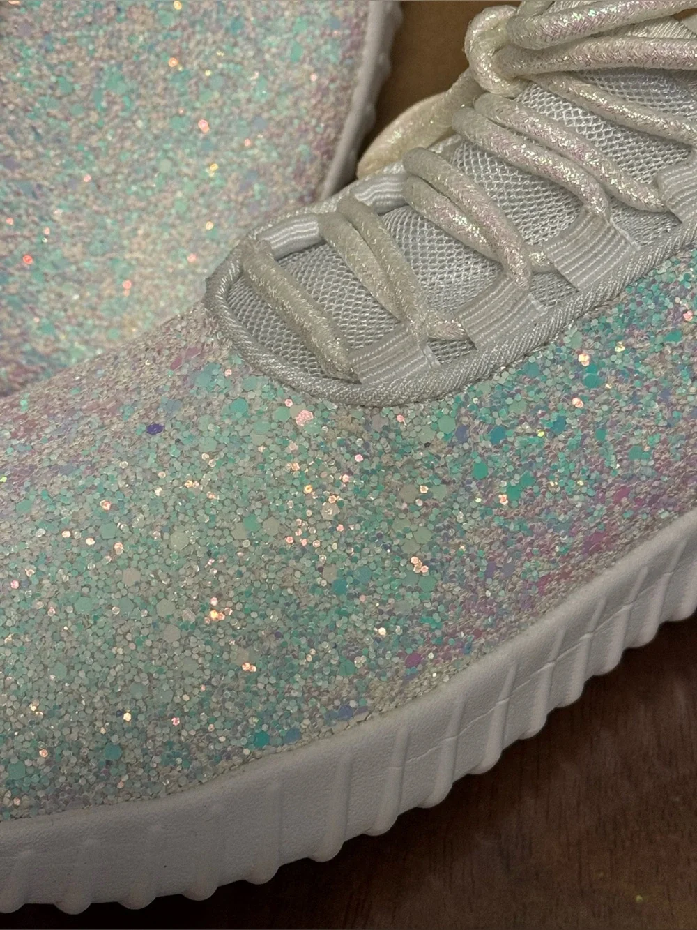 Forever Link Remy-18 White Glitter Light Weight Tennis Shoes -Size 10